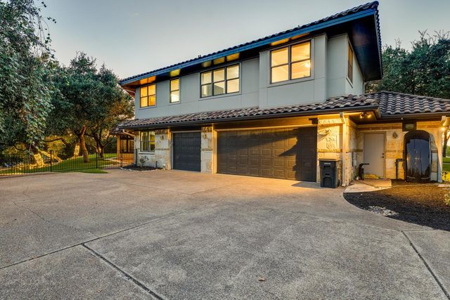813 Moonlight Bay DR, Spicewood, TX 78669