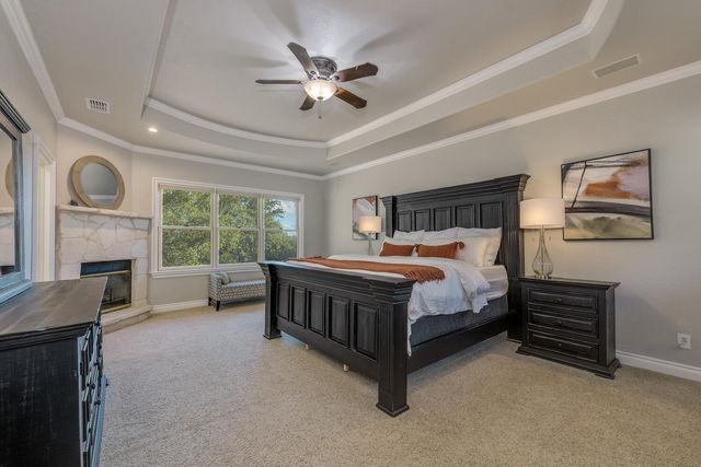 813 Moonlight Bay DR, Spicewood, TX 78669