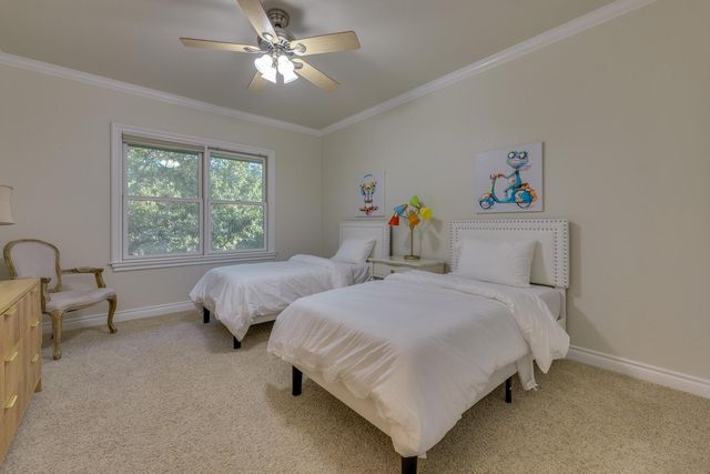 813 Moonlight Bay DR, Spicewood, TX 78669