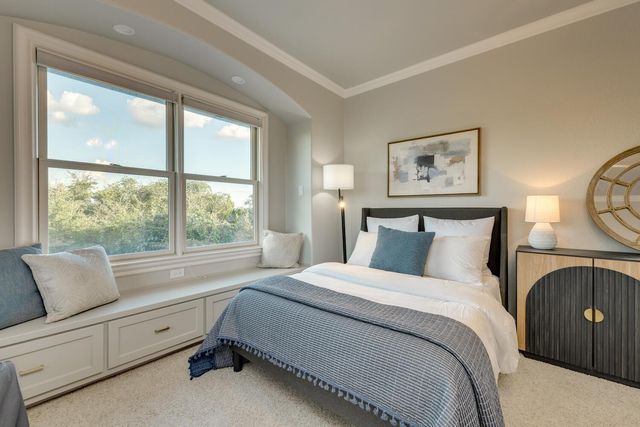 813 Moonlight Bay DR, Spicewood, TX 78669