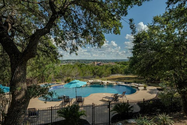 813 Moonlight Bay DR, Spicewood, TX 78669