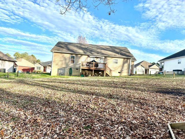 33 Cottage Crest Court, Chickamauga, GA 30707