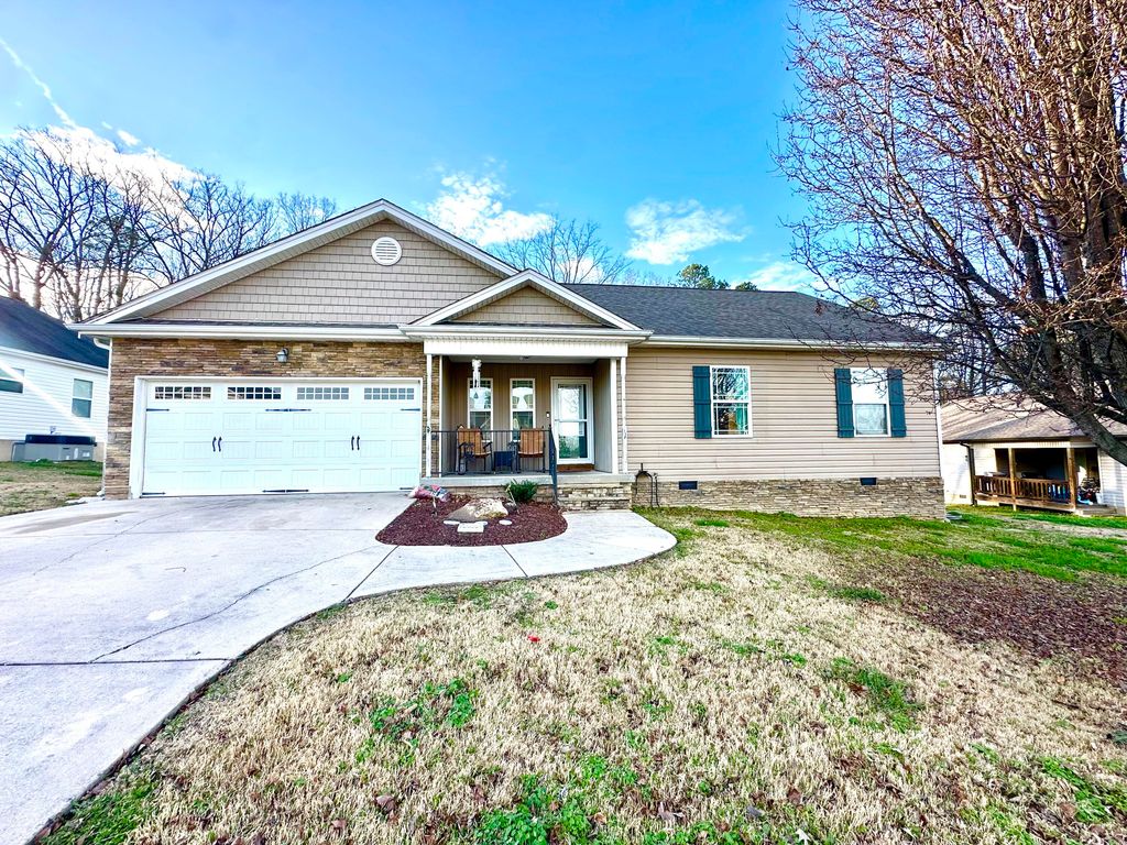 33 Cottage Crest Court, Chickamauga, GA 30707