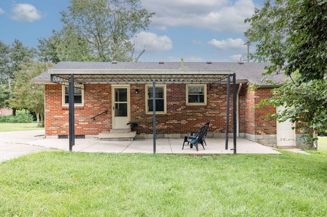 211 Friendship Dr, Goodlettsville, TN 37072