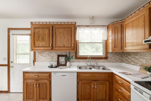 211 Friendship Dr, Goodlettsville, TN 37072