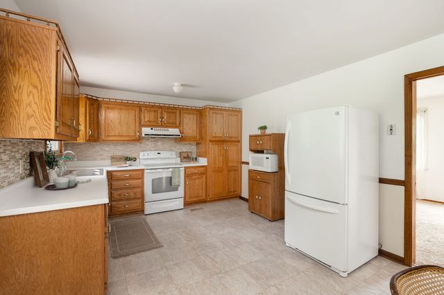 211 Friendship Dr, Goodlettsville, TN 37072