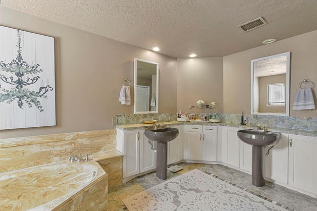 12226 Glenview Drive, Montgomery, TX 77356