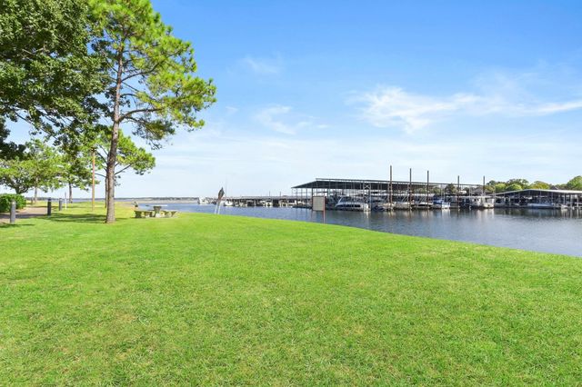 12226 Glenview Drive, Montgomery, TX 77356