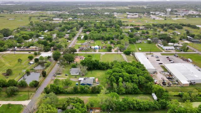 703 North Road, Baytown, TX 77521