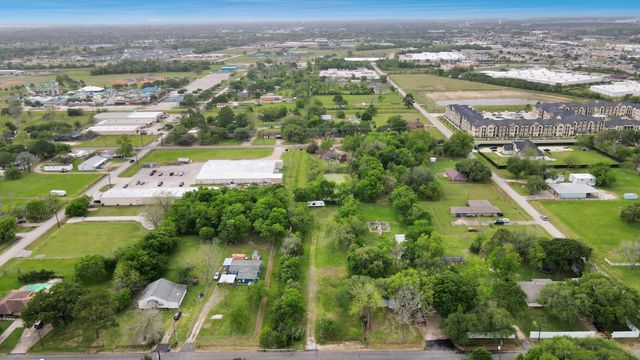 703 North Road, Baytown, TX 77521