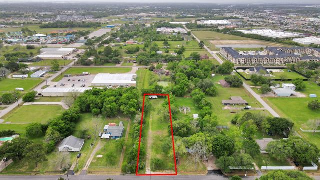 703 North Road, Baytown, TX 77521