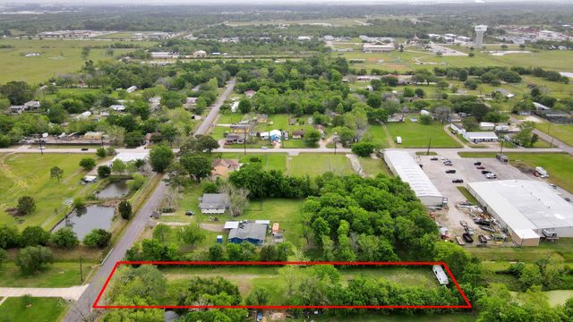 703 North Road, Baytown, TX 77521