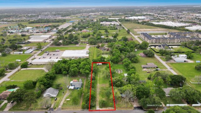 703 North Road, Baytown, TX 77521