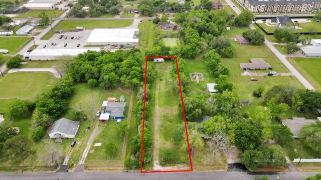 703 North Road, Baytown, TX 77521