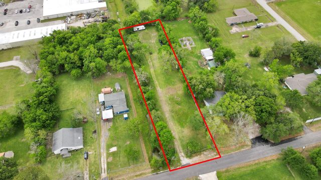 703 North Road, Baytown, TX 77521