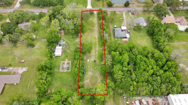 703 North Road, Baytown, TX 77521