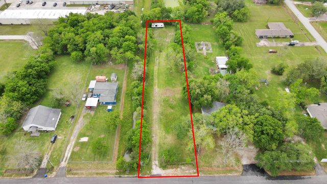 703 North Road, Baytown, TX 77521