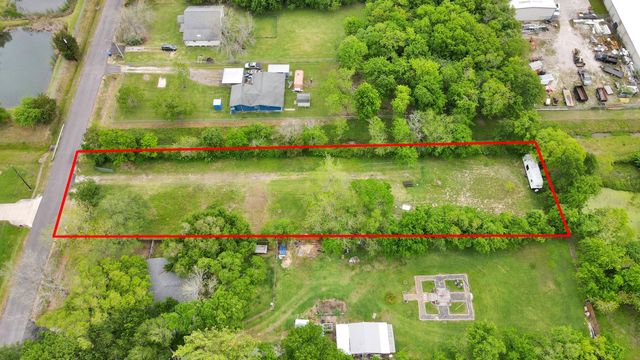 703 North Road, Baytown, TX 77521