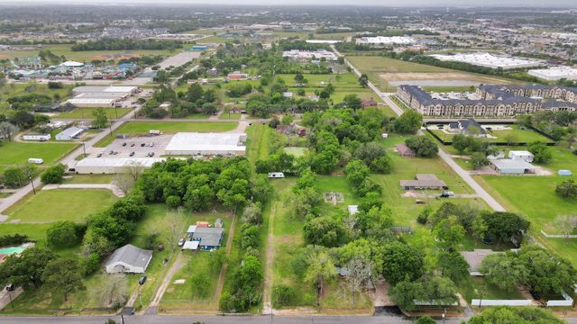 703 North Road, Baytown, TX 77521