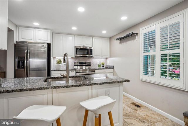 10906 BARTON HILL CT, Reston, VA 20191