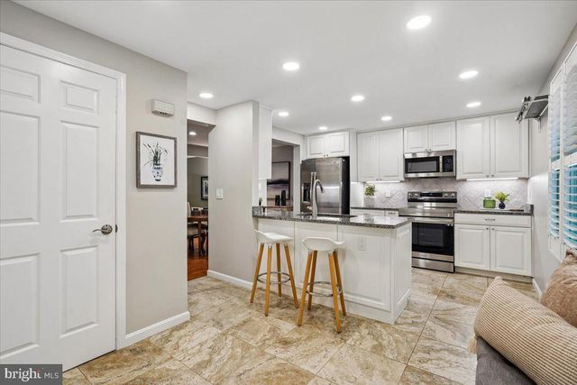 10906 BARTON HILL CT, Reston, VA 20191