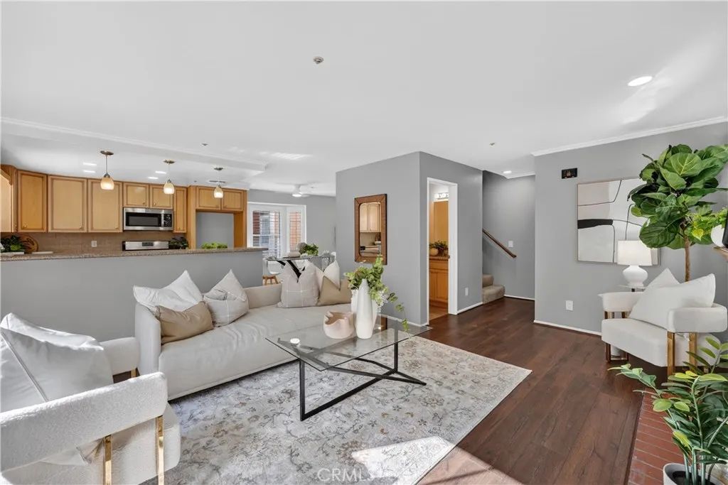 323 Genoa St A, Monrovia, CA 91016