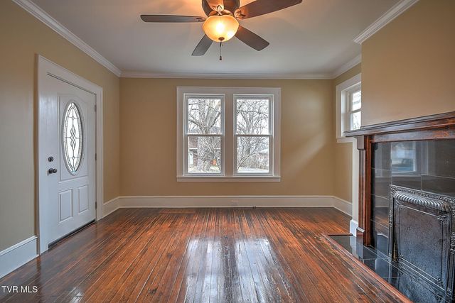 409 West Locust Street, Johnson City, TN 37604