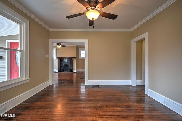 409 West Locust Street, Johnson City, TN 37604