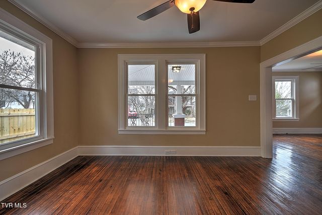 409 West Locust Street, Johnson City, TN 37604