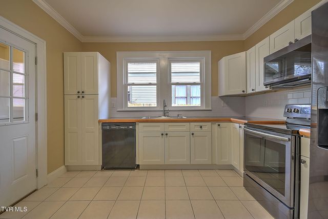 409 West Locust Street, Johnson City, TN 37604