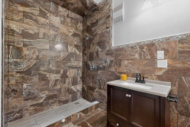 2823 Bel Air Drive NE, Albuquerque, NM 87110