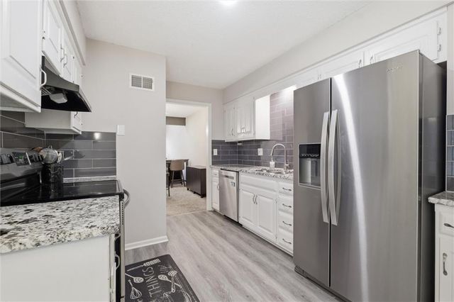 8543 Westgate Street, Lenexa, KS 66215