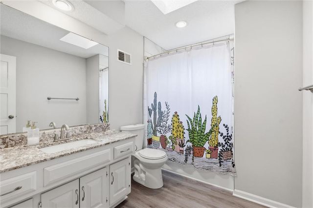8543 Westgate Street, Lenexa, KS 66215