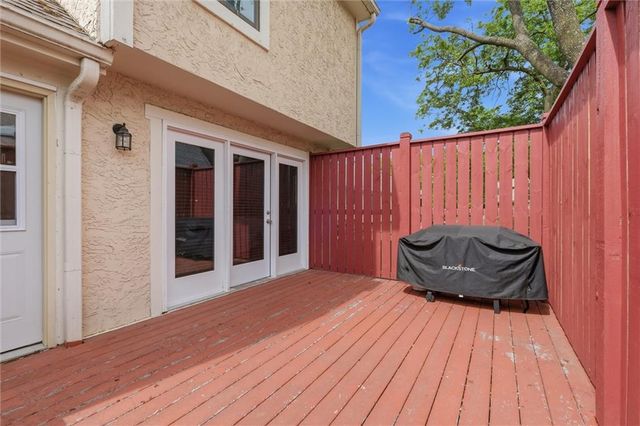 8543 Westgate Street, Lenexa, KS 66215