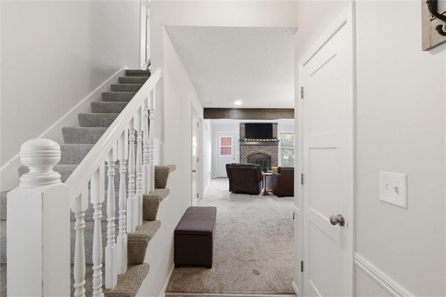 8543 Westgate Street, Lenexa, KS 66215