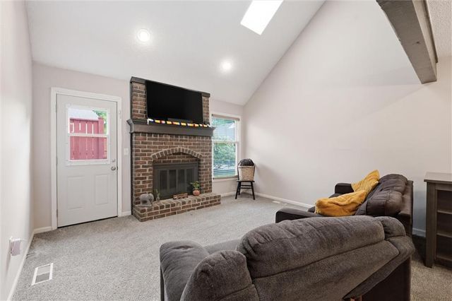 8543 Westgate Street, Lenexa, KS 66215