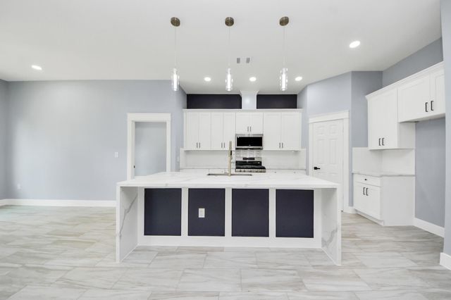 406 S Iowa Street, La Porte, TX 77571