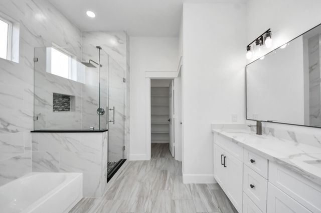 406 S Iowa Street, La Porte, TX 77571