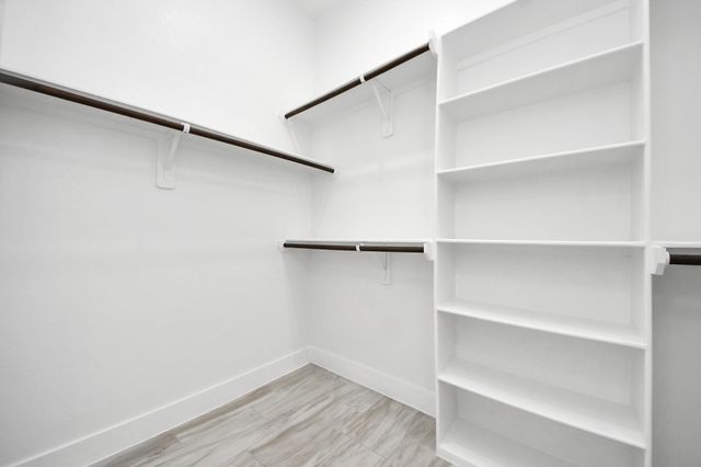 406 S Iowa Street, La Porte, TX 77571