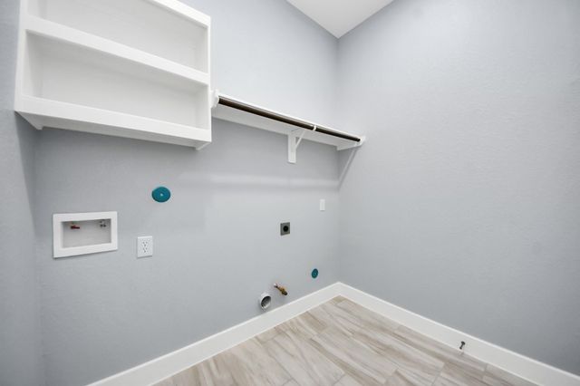 406 S Iowa Street, La Porte, TX 77571