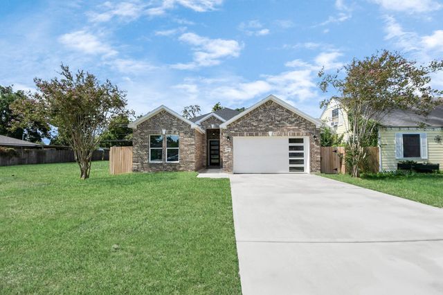 406 S Iowa Street, La Porte, TX 77571