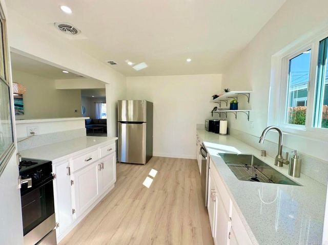 429 Garfield Street, Oceanside, CA 92054