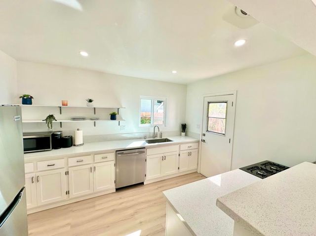 429 Garfield Street, Oceanside, CA 92054