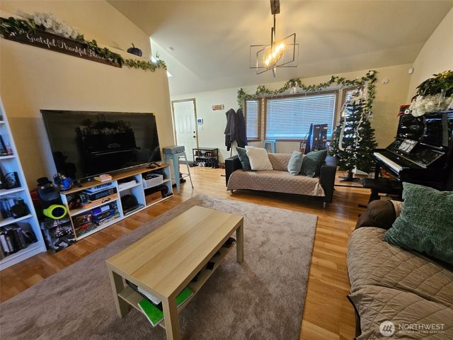 1327 S 88th Street, Tacoma, WA 98444
