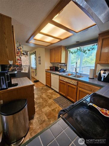 1327 S 88th Street, Tacoma, WA 98444
