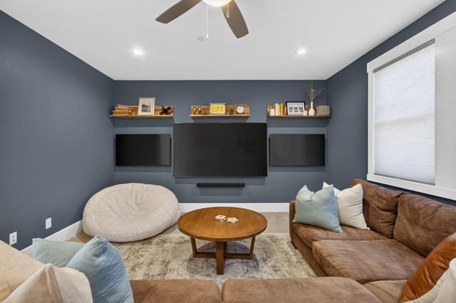 5130 E St, Sacramento, CA 95819