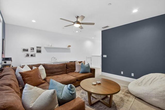 5130 E St, Sacramento, CA 95819