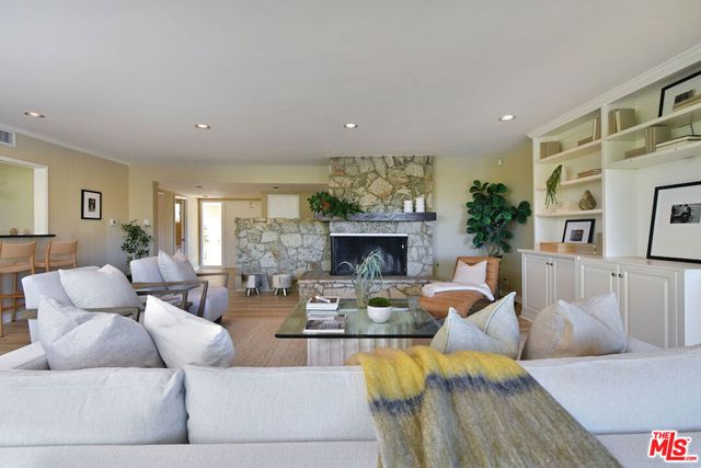 3517 Scadlock Lane, Sherman Oaks, CA 91403