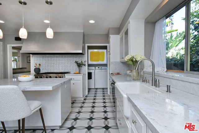 3517 Scadlock Lane, Sherman Oaks, CA 91403