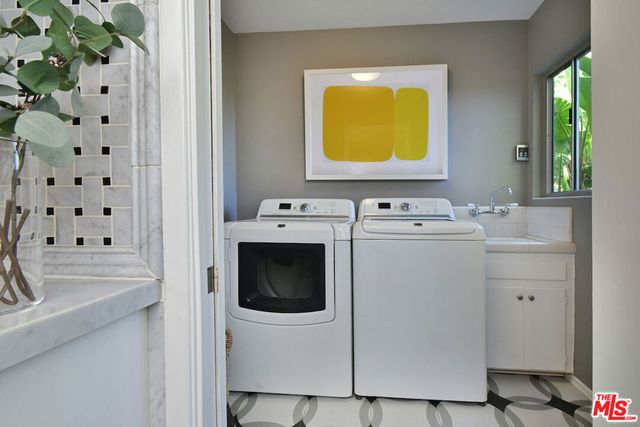 3517 Scadlock Lane, Sherman Oaks, CA 91403